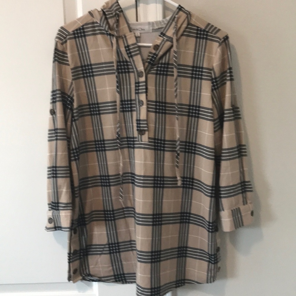 Eden & Olivia hooded 3/4 sleeve plaid shirt small